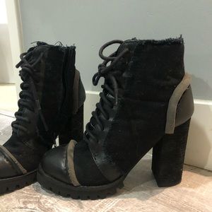COOL Jeffrey Campbell Heeled Boot